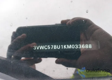 2019 Volkswagen Jetta 1.4T R-Line/1.4T S/1.4T Se из США, поврежденный, VIN 3VWC57BU1KM033688